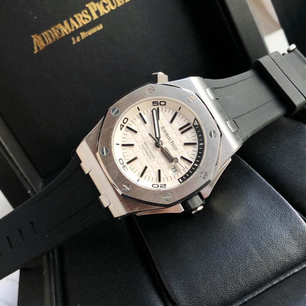 Audemars Piguet Royal Oak Offshore 15710ST.OO.A002CA.02